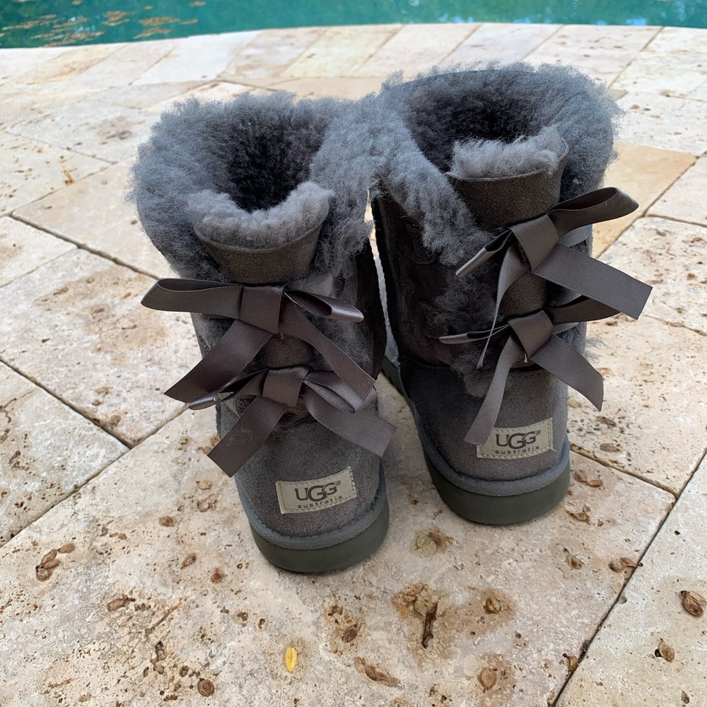 Grey bailey bow UGGs